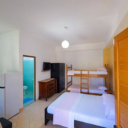 Hotel Chris كساميل المظهر الخارجي الصورة