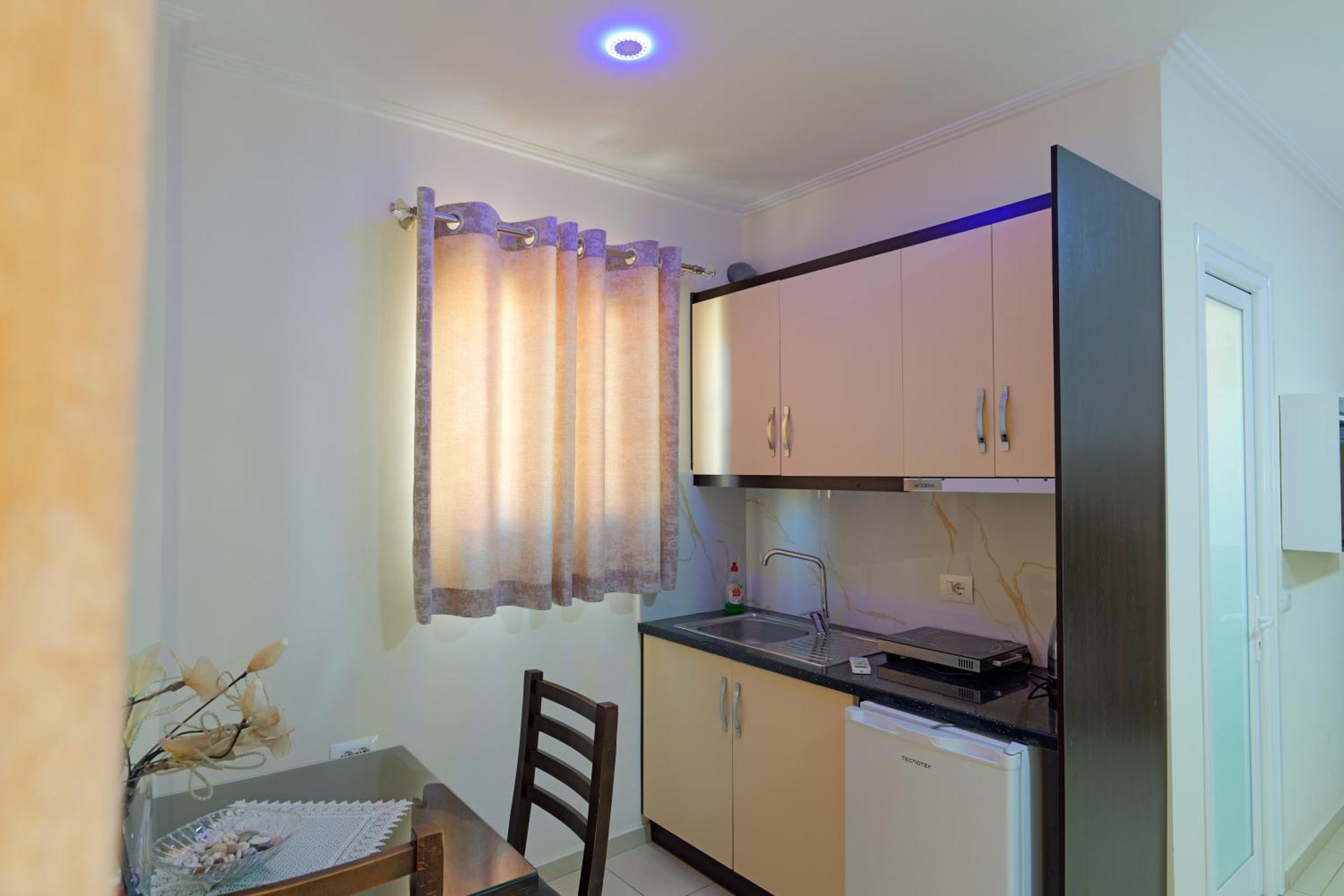 Hotel Chris كساميل المظهر الخارجي الصورة