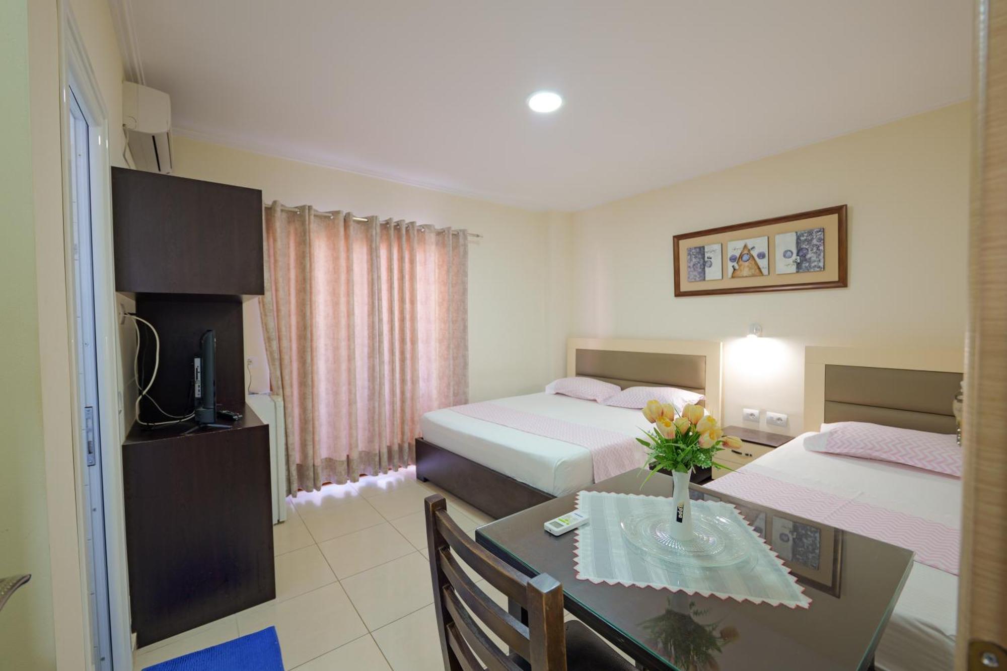 Hotel Chris كساميل المظهر الخارجي الصورة