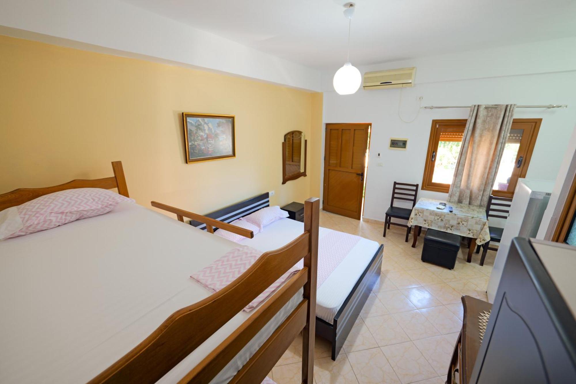 Hotel Chris كساميل المظهر الخارجي الصورة