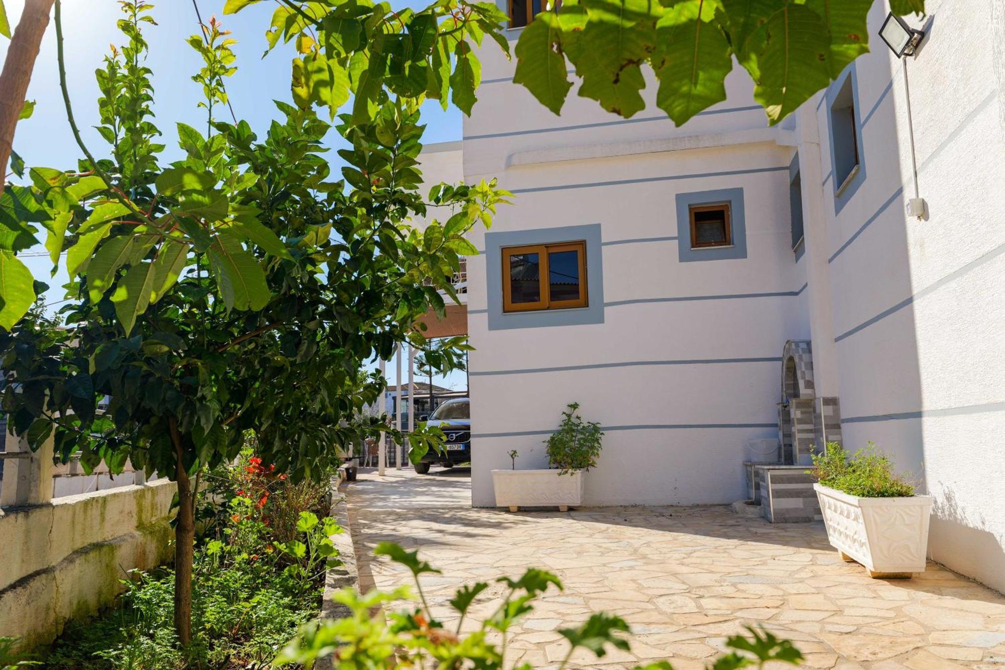 Hotel Chris كساميل المظهر الخارجي الصورة