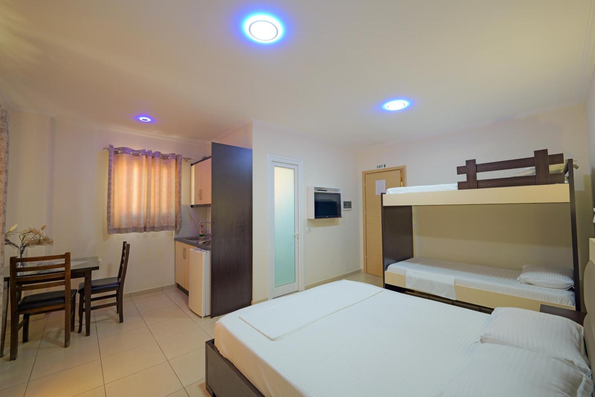 Hotel Chris كساميل المظهر الخارجي الصورة