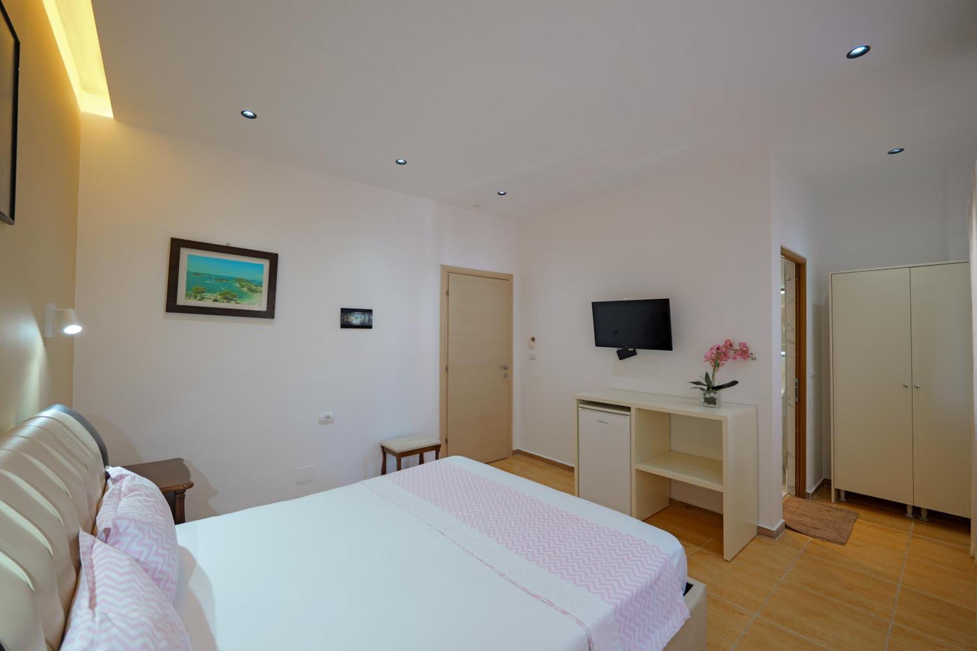 Hotel Chris كساميل المظهر الخارجي الصورة