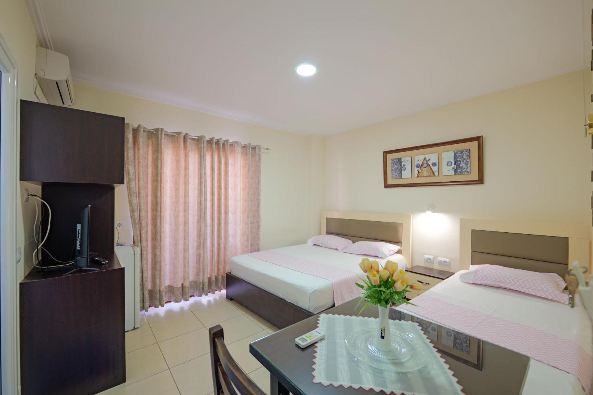 Hotel Chris كساميل المظهر الخارجي الصورة