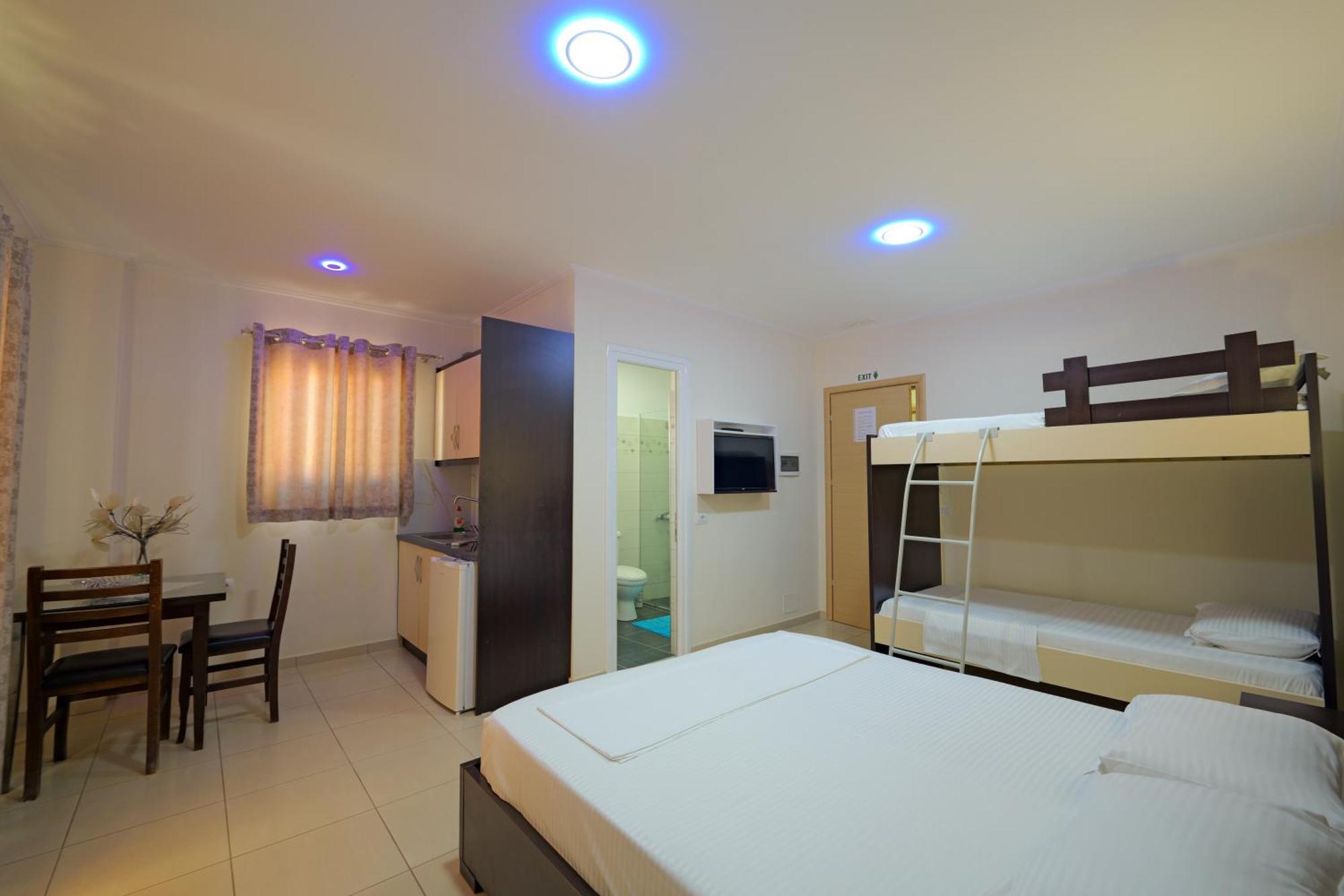 Hotel Chris كساميل المظهر الخارجي الصورة