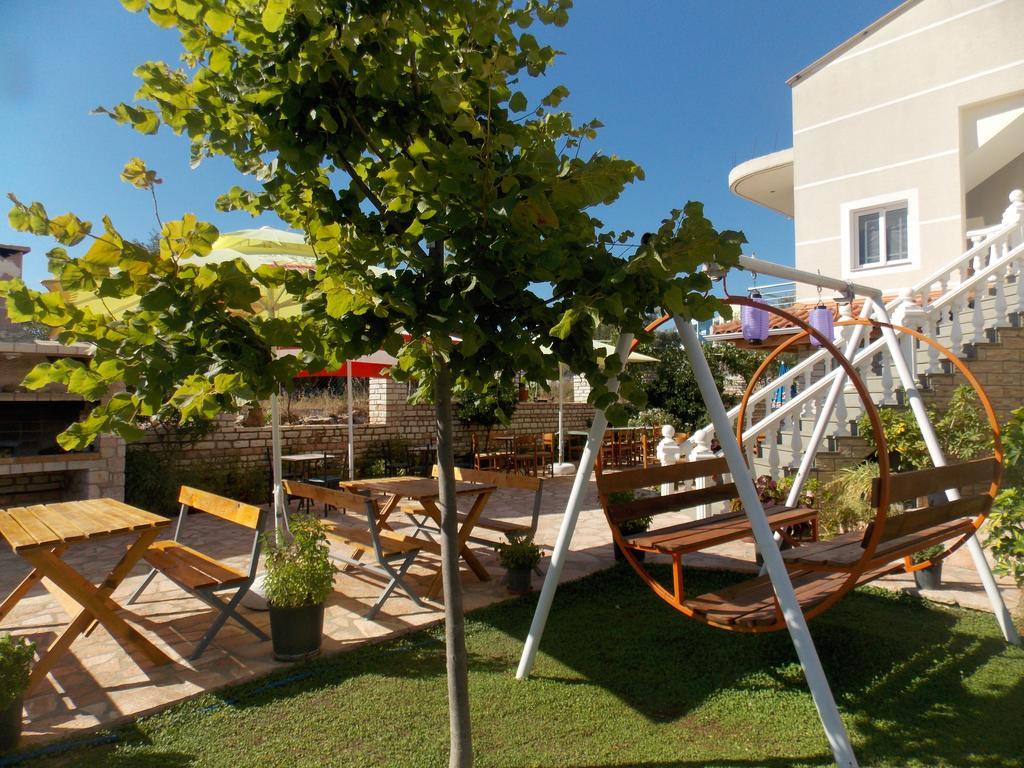 Hotel Chris كساميل المظهر الخارجي الصورة